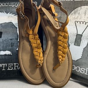 Womens Lucky Brand Flat Sandals